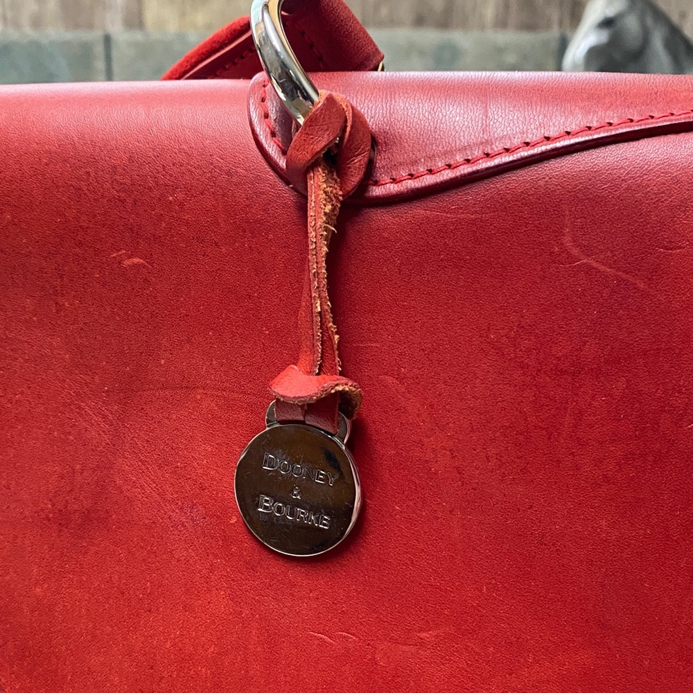 NWOT Dooney & Bourke ALTO RED Leather Messenger 15” x 10” x 4” Made in Italy🇮🇹 - Picture 3 of 16